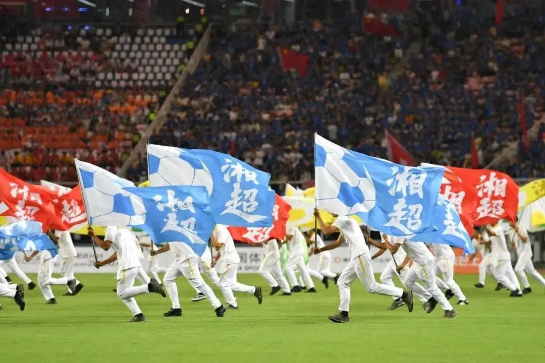 赛场外的商, 市品牌的深, 又将如何持